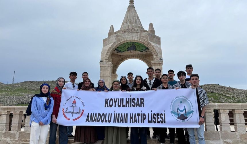 Koyulhisar’dan çıkan öğrenciler tarihi şehirlerle buluştu