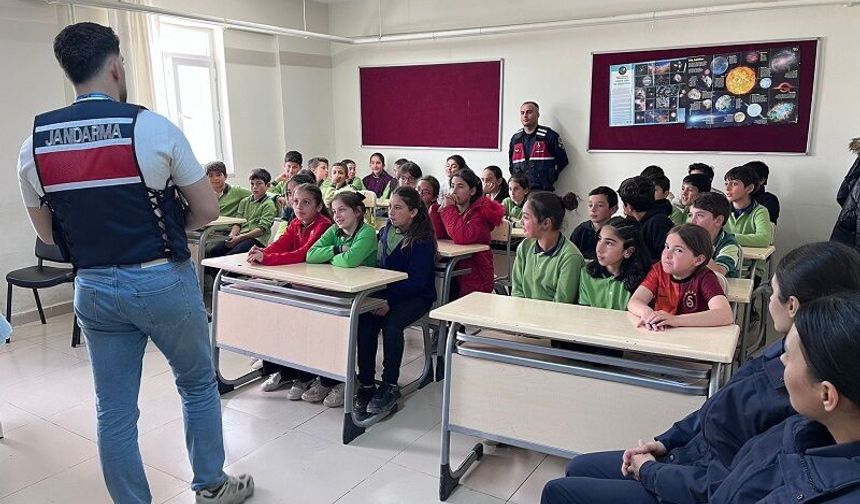 Sivas’ta Ortaokul Öğrencilerine Kritik Siber Güvenlik Uyarısı