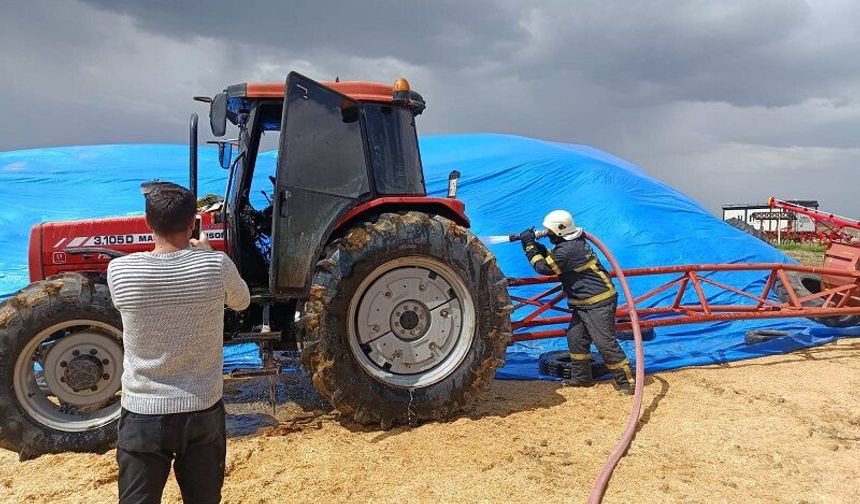 Ulaş’ta Çiftçiyi Üzen Olay: Park Halindeki Traktör Yandı