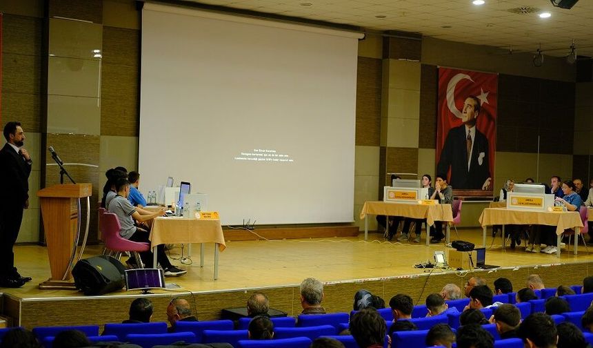 Sivas'ın Şarkışla ilçesinde liseler arası bilgi yarışması yapıldı