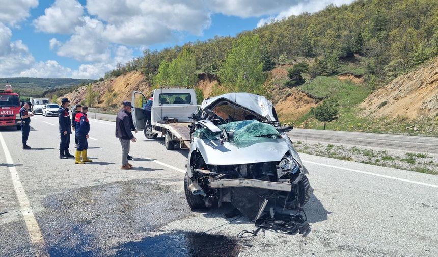 Sivas - Yozgat Karayolunda Feci Kaza! 6 Kişi Yaralı!