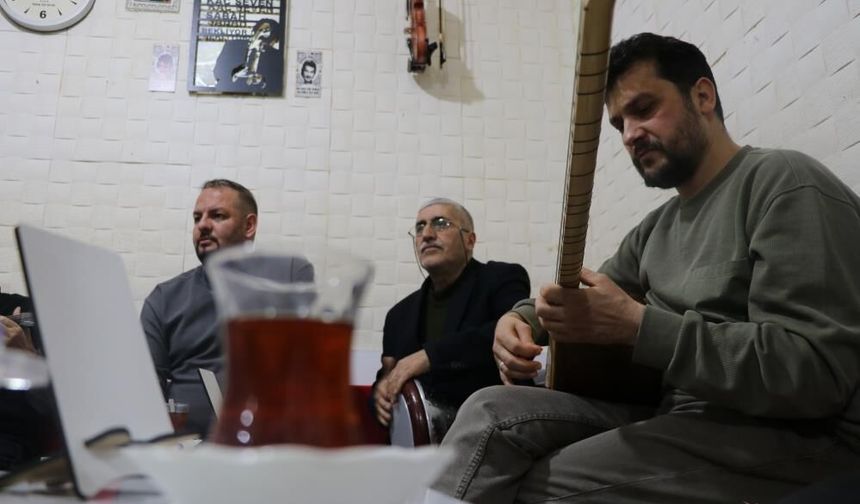 Sivas’ta Bir Kahvehane: Burada Oyun Yok, Müzik Var