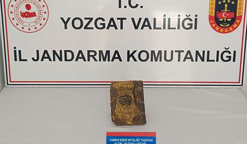 3 kişi servet değerindeki tarihi kitabı satarken yakalandı