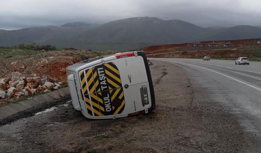 Taziyeye Gidenleri Taşıyan Minibüs Devrildi! Çok Sayıda Yaralı Var!
