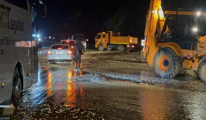 Sivas ve Tokat’ta Taşkın Alarmı: Kara Yolu Ulaşıma Kapandı