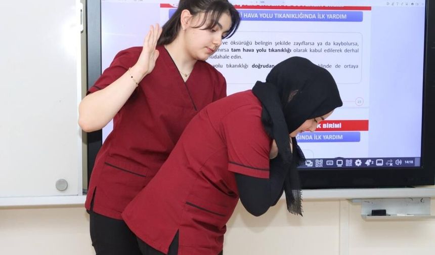 Sadece Ders Değil Hayat Kurtarmayı Öğrendiler!