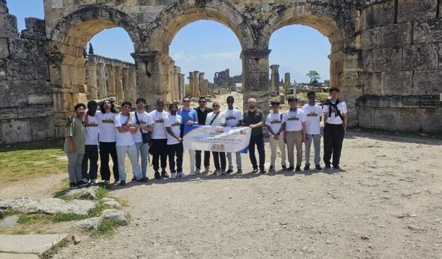 Sivas’tan Denizli’ye Yolculukta 12 Ülkeden Öğrenciler Buluştu