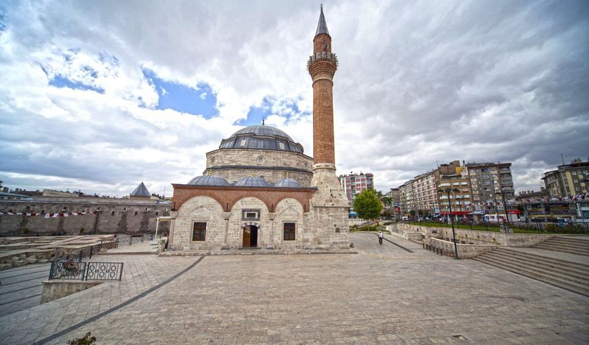 8 Mayıs Cuma Hutbesi! İşte Hutbede Verilecek Mesaj!