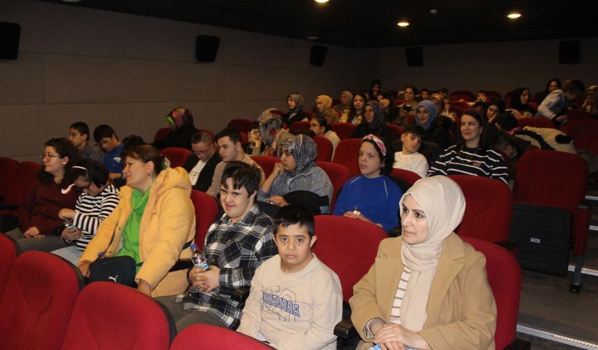 Sivas'taki O Sinema Salonunda Duygu Dolu Anlar