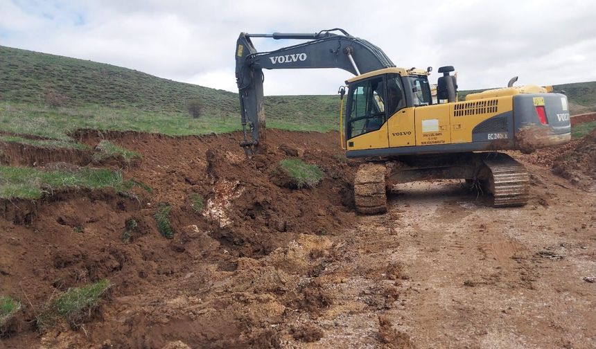 Şarkışla’da heyelan! O bölgeye ekipler müdahale ediyor