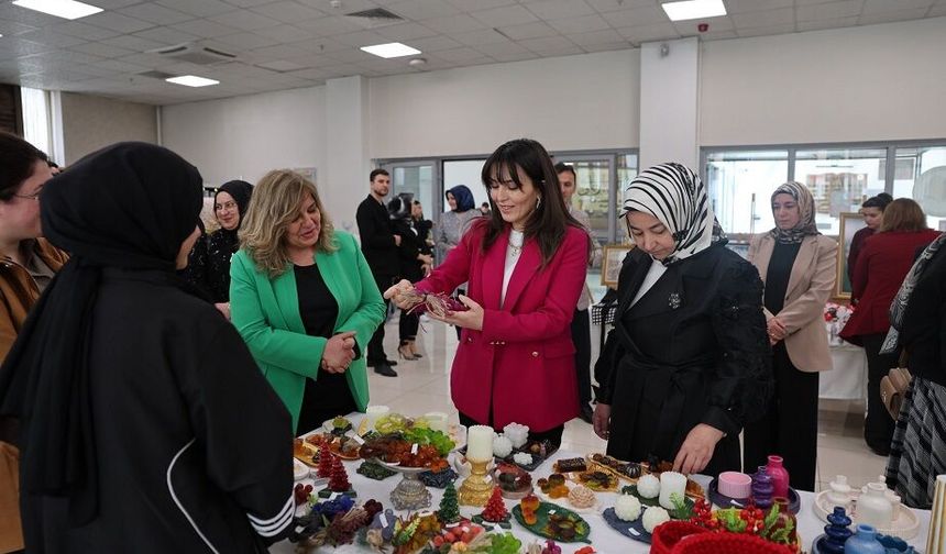 Şems-i Sivasi Kütüphanesi’nde Yürek Isıtan Sergi