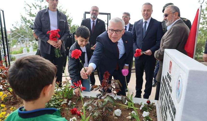 Sivas'ta Şehitlerimiz kabirleri başında dualarla yâd edildi