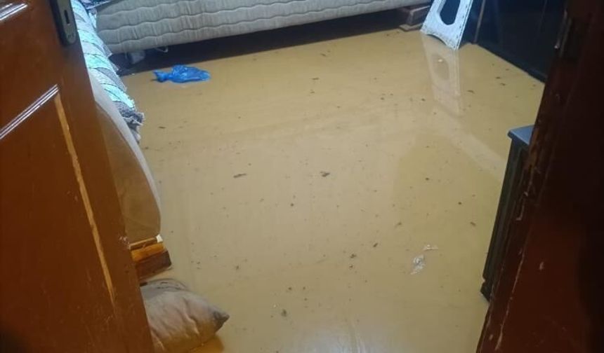 Sağanak Kabusu! Mahalleler Göle Döndü, Evleri Su Bastı