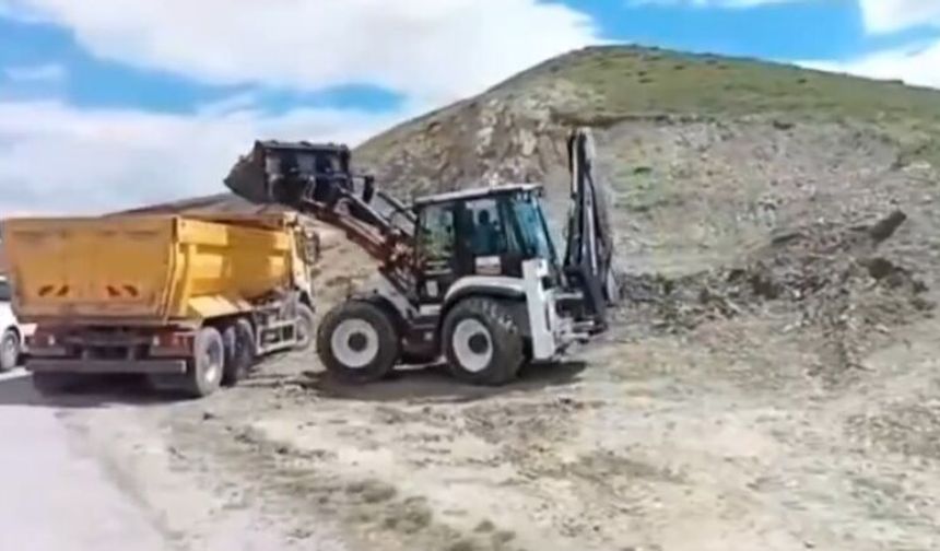 Sivas Altınyayla grup köy yolunda taşkın önlemi alındı