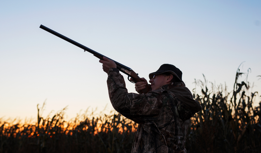 Kuzeninin Elindeki Tüfek Can Aldı!
