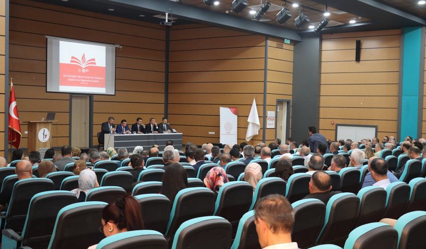 Sivas'ta okullar tatil, müdürler toplantıda