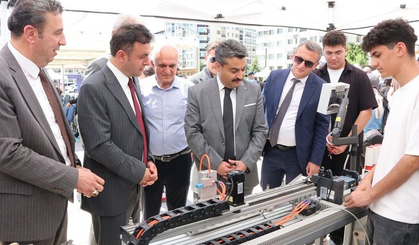 Sivas'ta Mesleki ve Teknik Eğitim Okulları Tanıtım Şenliği