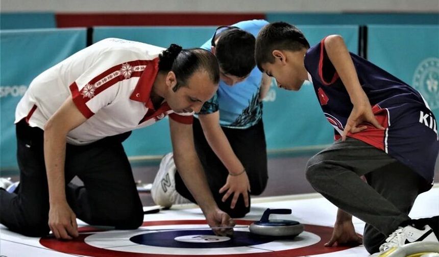 Sivas'ta Floor Curling Türkiye Şampiyonası fırtınası