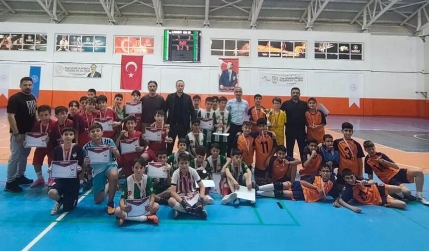 Sivas'ın küçük futbolcuları kozlarını paylaştı