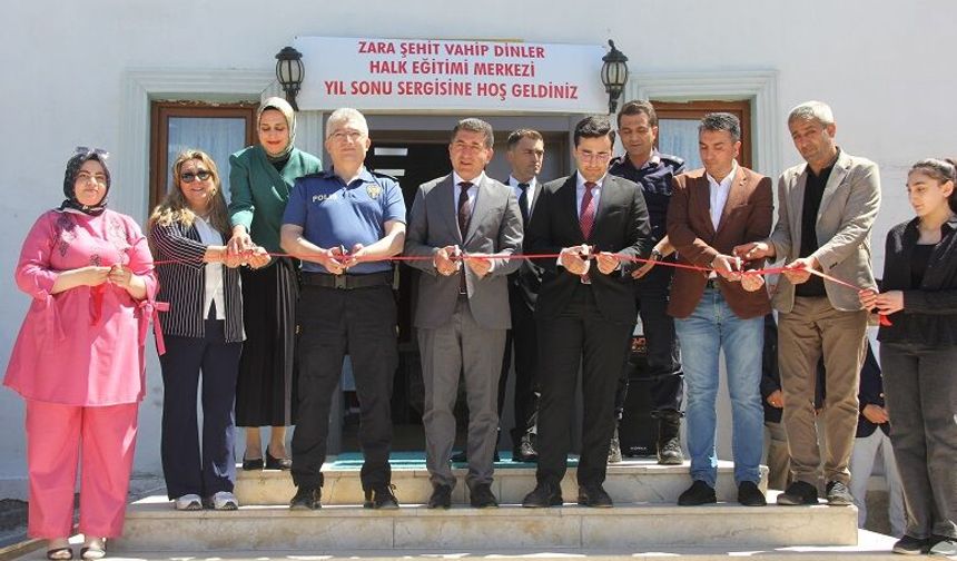 Zara'da kursiyerler sergi açtı