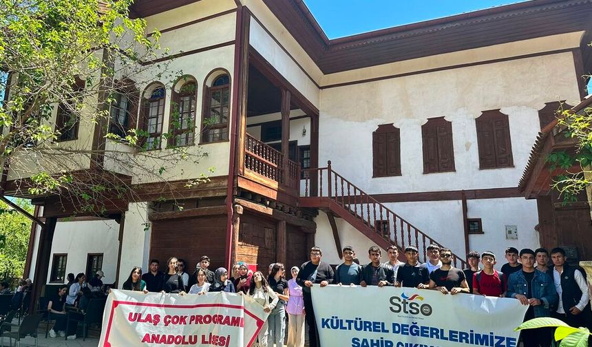 Ulaş'ta öğrenciler Divriği ilçesini gezdi