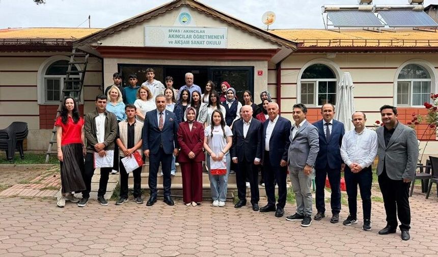 Akıncılar'da YKS'ye girecek öğrencilere moral
