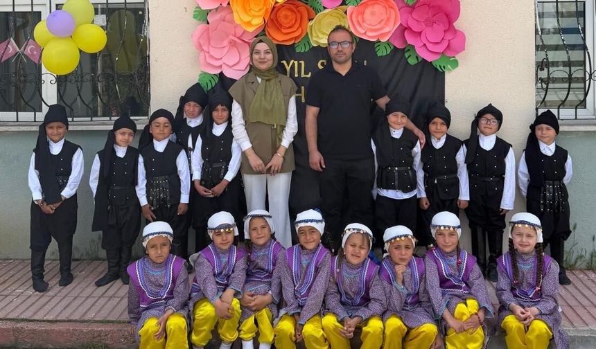 Ulaş'ta ana sınıfı öğrencileri yıl sonu programı düzenledi
