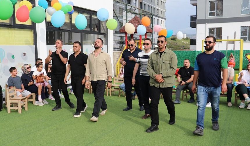 Sivas'ta anaokulunda babalar yarıştı