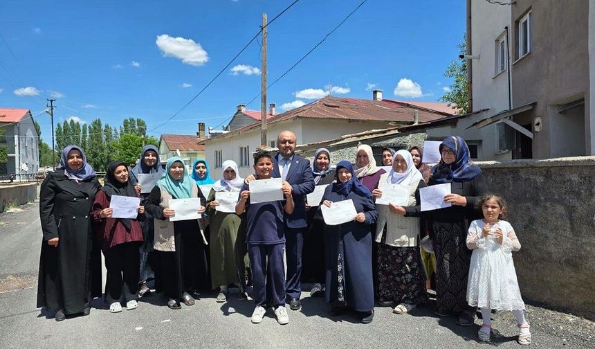 Ulaş'ta Kur'an kursunu bitiren kursiyerlere belgeleri verildi
