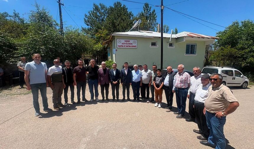 Suşehri'nde vatandaşlara aşure dağıtıldı
