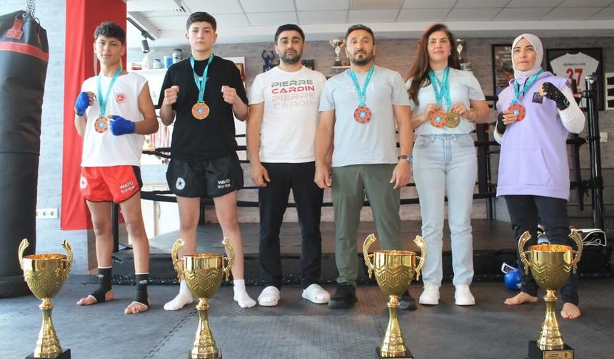 Sivaslı sporcular Dünya Kupası'ndan madalyalarla döndü