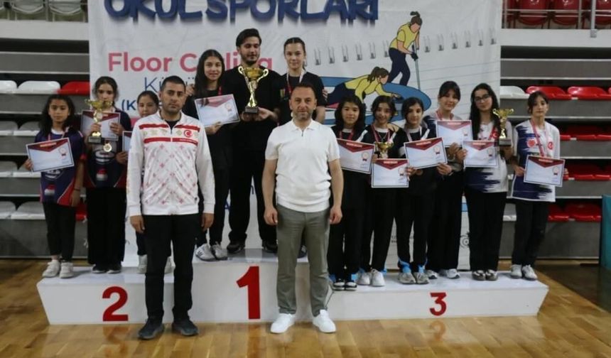 Floor Curling Türkiye Şampiyonası Sivas'ta nefes kesti