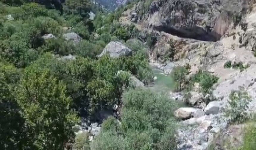 Serinlemek için girdiği nehirde kayboldu