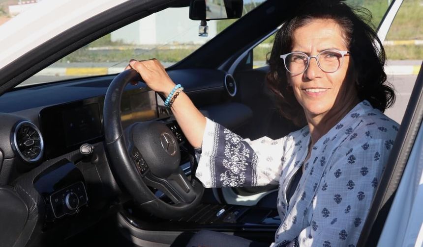 Sivas'ta annesinin mezarını ziyaret edebilmek için 56 yaşında ehliyet aldı
