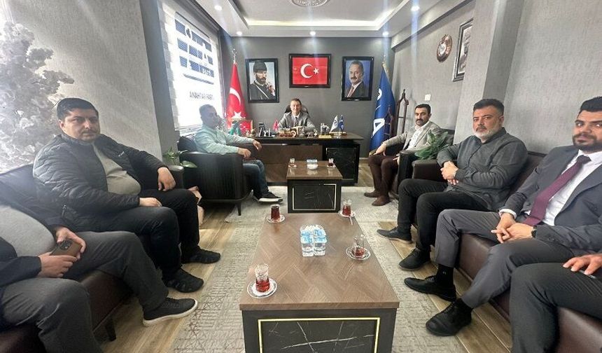Sivaslı çiftçiler siyasetçilere sorunlarını iletti