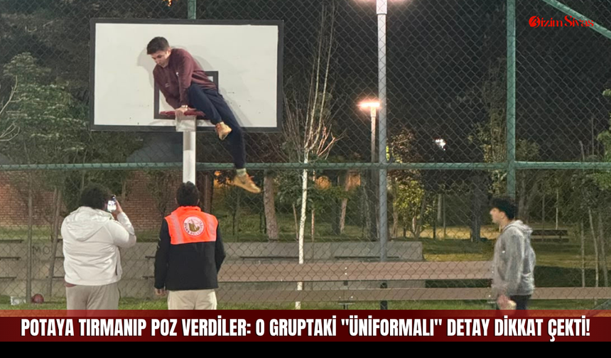 Basketbol Potasına Tırmanıp Poz Verdi, O Anlar Cep Telefonuyla Kaydedildi