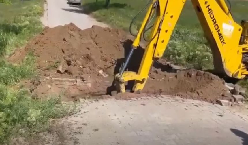 Sivas Kangal Dabanözü Mevkiinde Menfez Çalışmaları Devam Ediyor