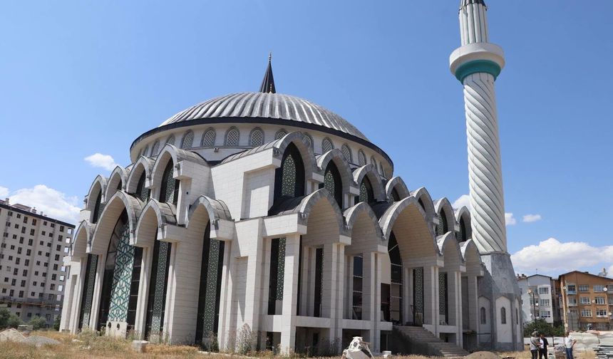 Sivas Ahmet Emmioğlu Camii inşaatına Müftü'den ziyaret
