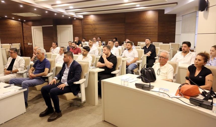 Sigorta acenteleri aynı masada toplandı, sektörün geleceği masaya yatırıldı
