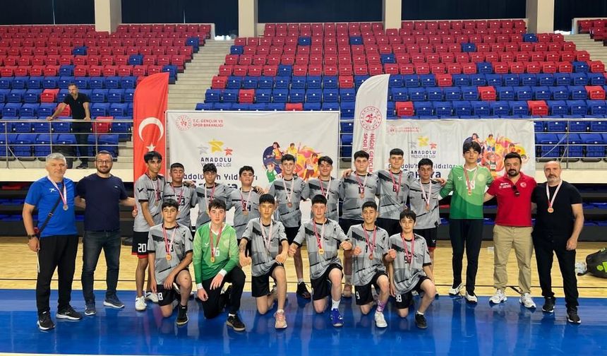 Sivas Analig'de hem kızlar hem de erkekler de lider