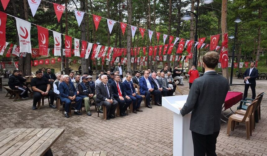 Sivas Paşabahçe'de Yeniden Refah Partisi toplandı
