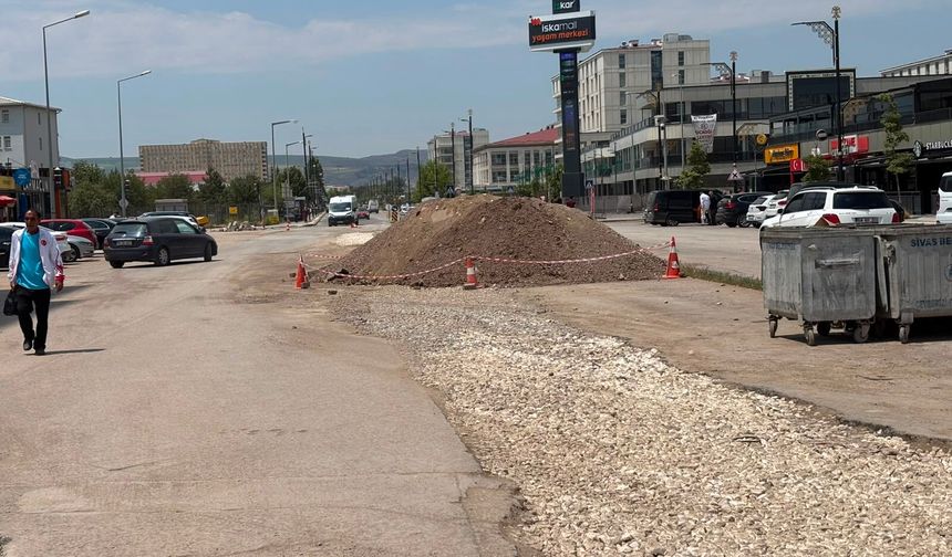 Sivas CÜ'de mezuniyet coşkusu toz toprak içinde!