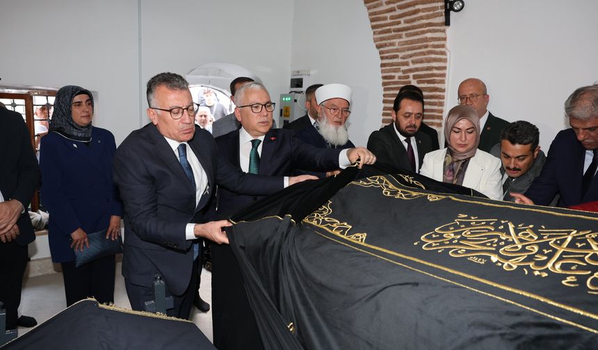 Şems-i Sivasi'nin Sanduka Puşidesi Yenilendi