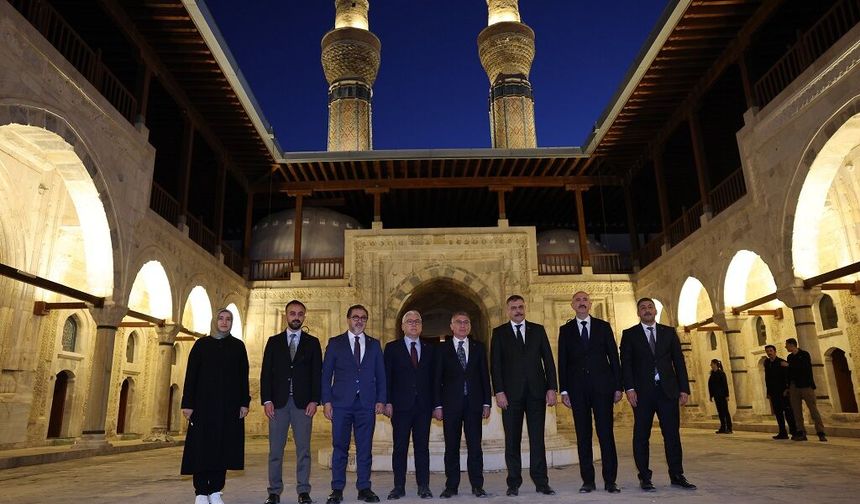 Sivas'ın tarihi eserlerine İçişler Bakanı Çiftçi'den gezi