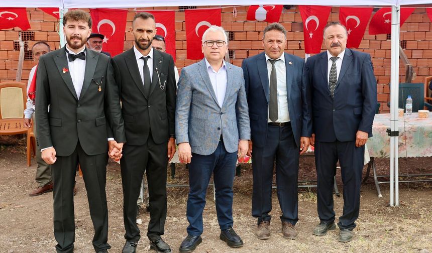 Sivas Valisi Yılmaz Şimşek, Karamehmet Köyü'nde Düğün Sevincine Ortak Oldu