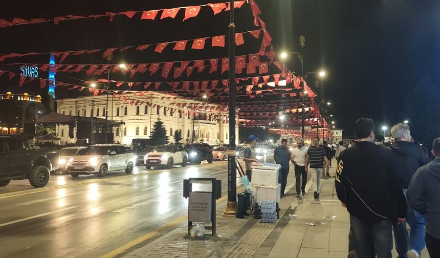 Sivas’ı Komşularından Ayıran Gece Canlılığı