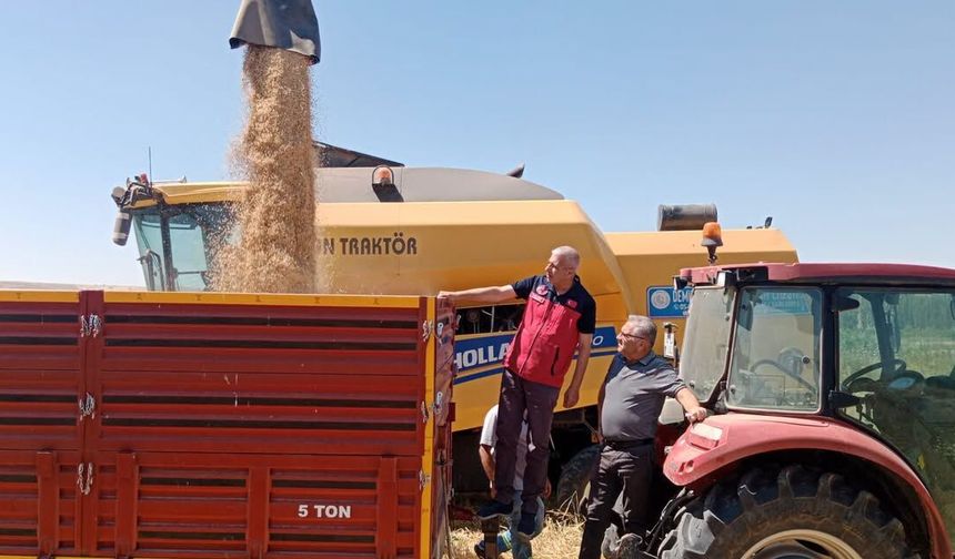 Sivas'ta üretimin kalbi tarlada atıyor