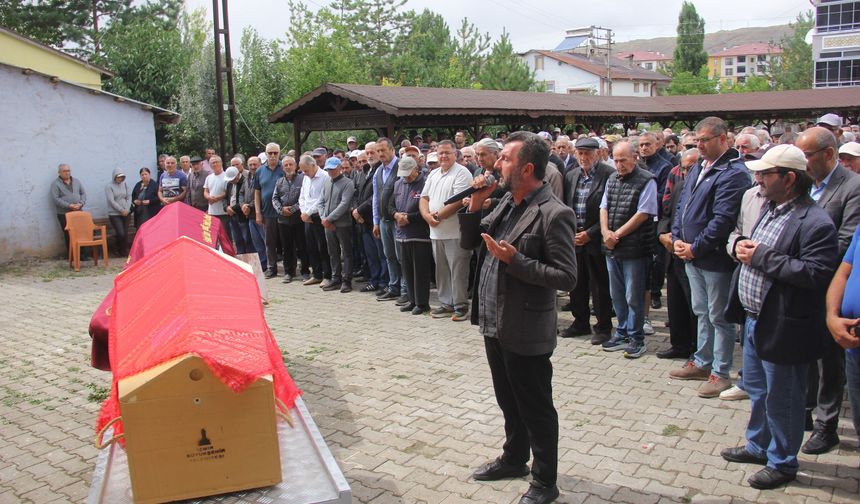 Kara Yolu Savaş Alanına Dönmüştü! Sivaslı Gurbetçi Çifte Gözyaşlarıyla Veda