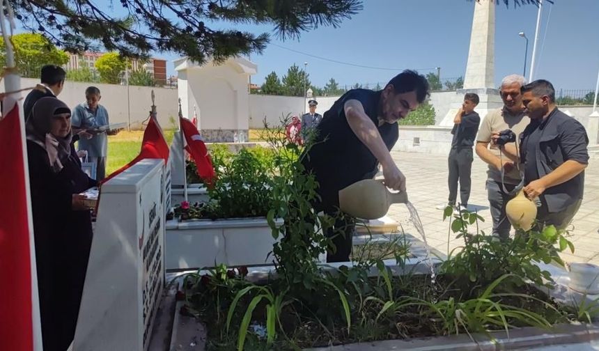 Sivaslı minik şehit ve annesi yadedildi