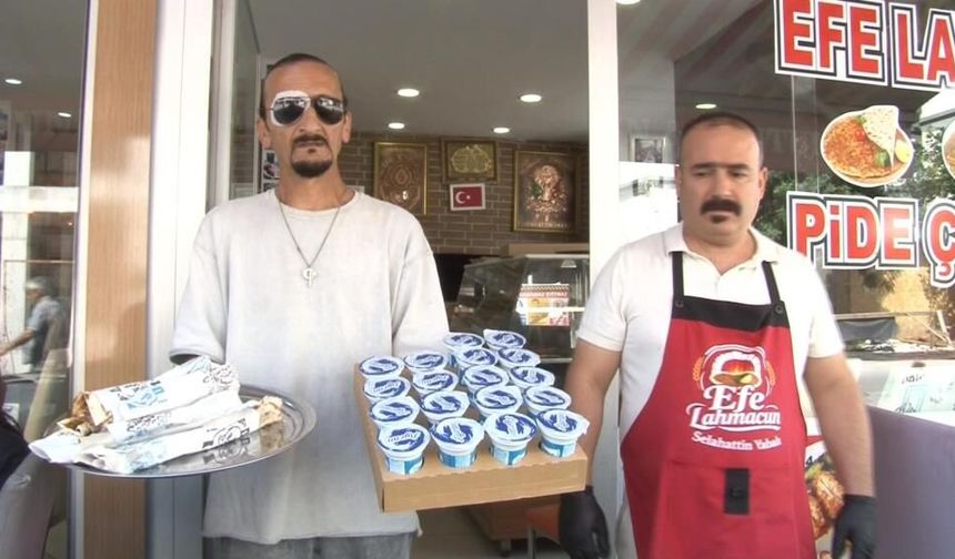 Adana'daki O Görüntüler Sivaslı Esnafı Çileden Çıkardı! Çocuklara Ücretsiz Lahmacun Dağıttı!